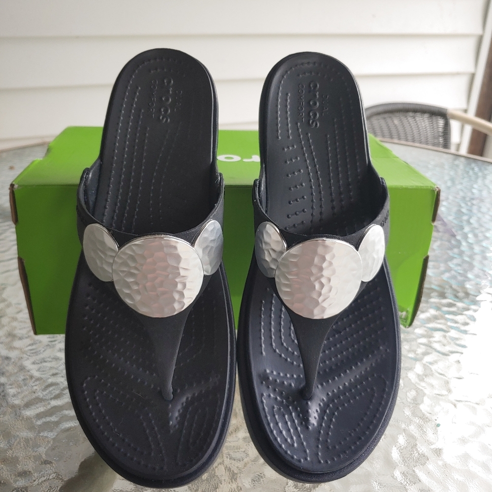🌞 Crocs Sanrah Embellished Wedge Flip 🌞